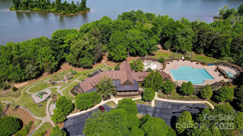 10629 Island Point Rd, Charlotte, NC 28278