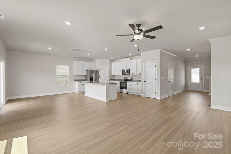 3453 Bear Den Dr, Gastonia, NC 28052