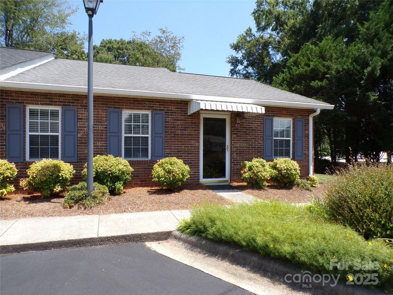 319 7th Street Pl SW #E5, Conover, NC 28613