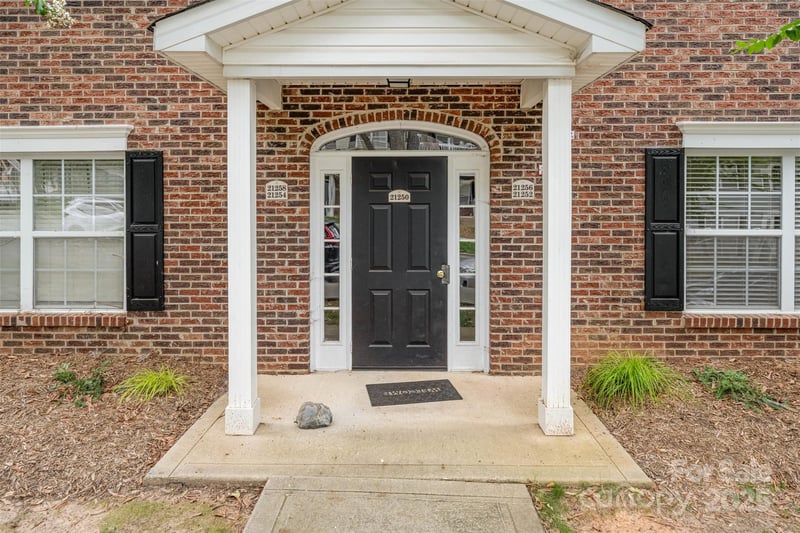 21252 Hickory St, Cornelius, NC 28031