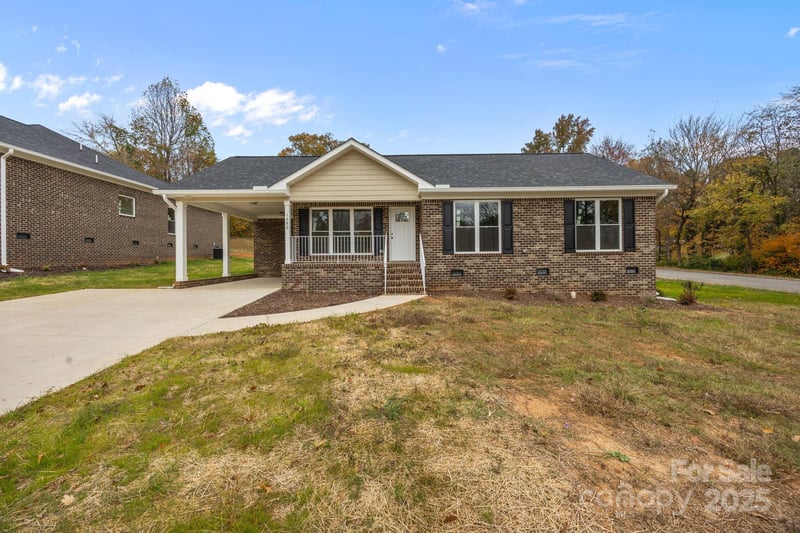 1280 N Shaver St, Salisbury, NC 28144