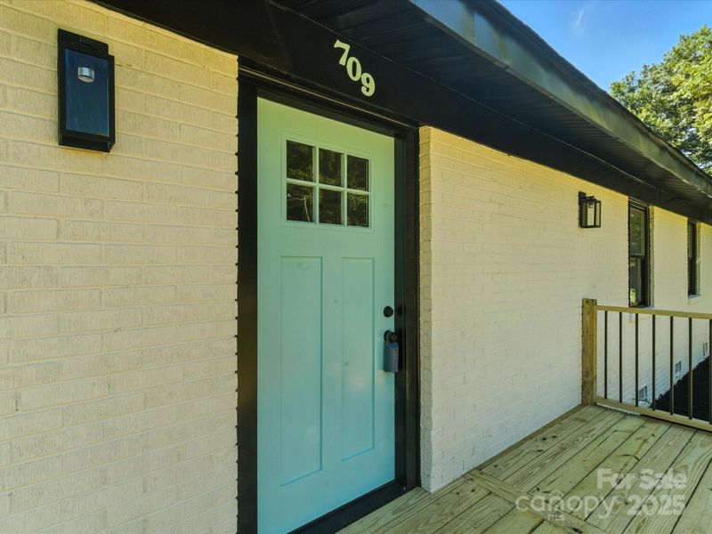 709 Claremont Rd, Charlotte, NC 28214