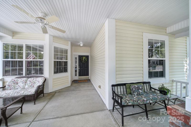 1064 Stonedown Ln, Matthews, NC 28104
