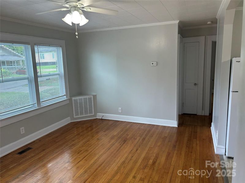 511 6th St SW, Conover, NC 28613