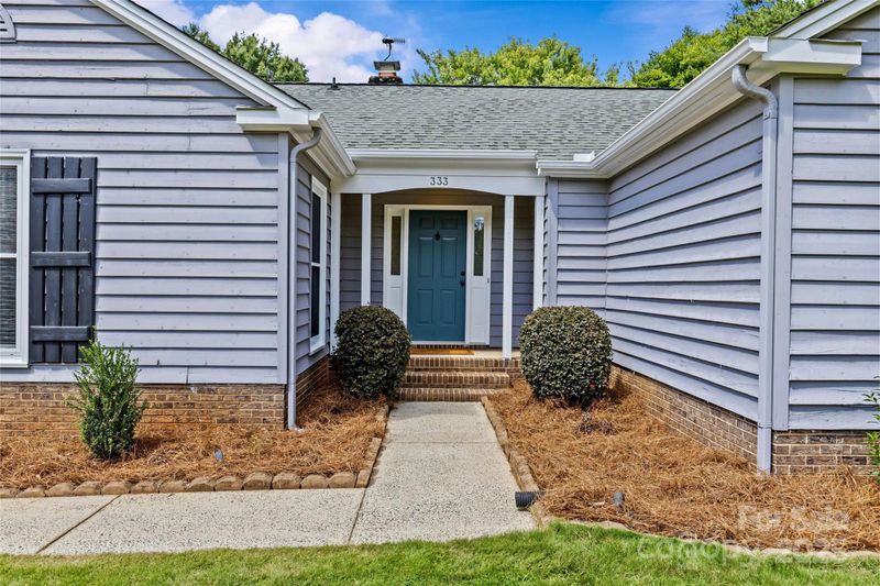 333 Longbridge Dr, Matthews, NC 28105