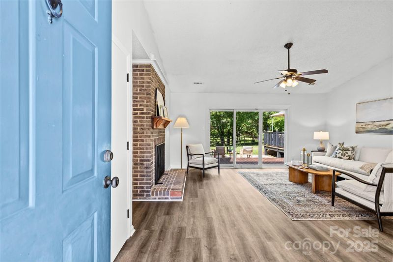 333 Longbridge Dr, Matthews, NC 28105