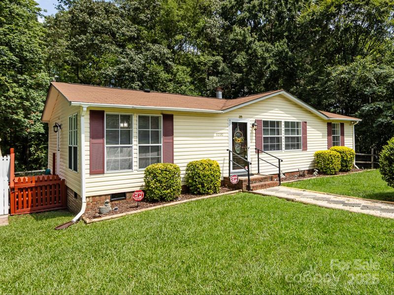 8220 Starnes Randall Rd, Charlotte, NC 28215