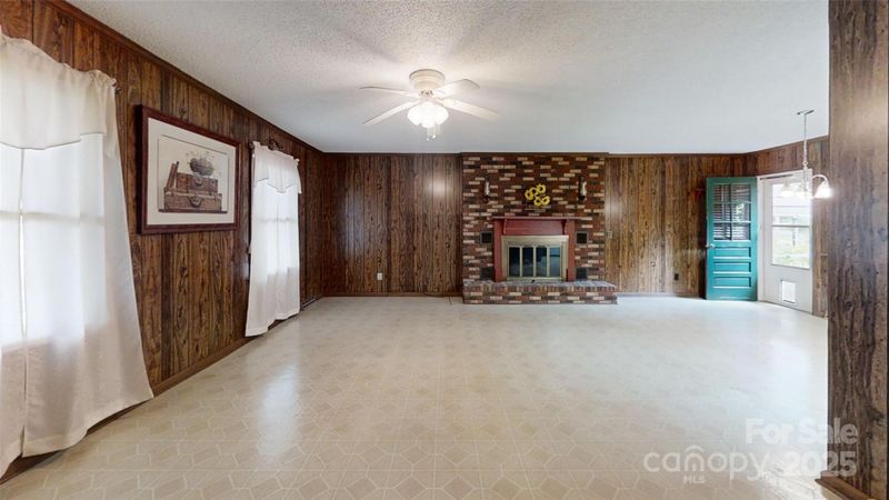 170 Whitesides Dr, Lincolnton, NC 28092
