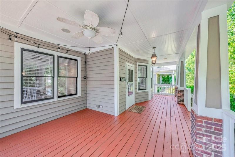 901 Woodruff Pl, Charlotte, NC 28208