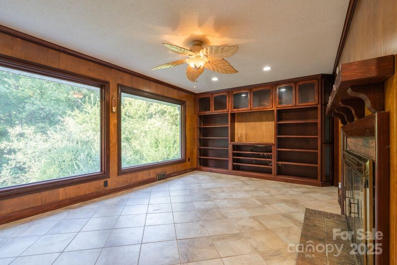 315 Crestside Dr SE, Concord, NC 28025
