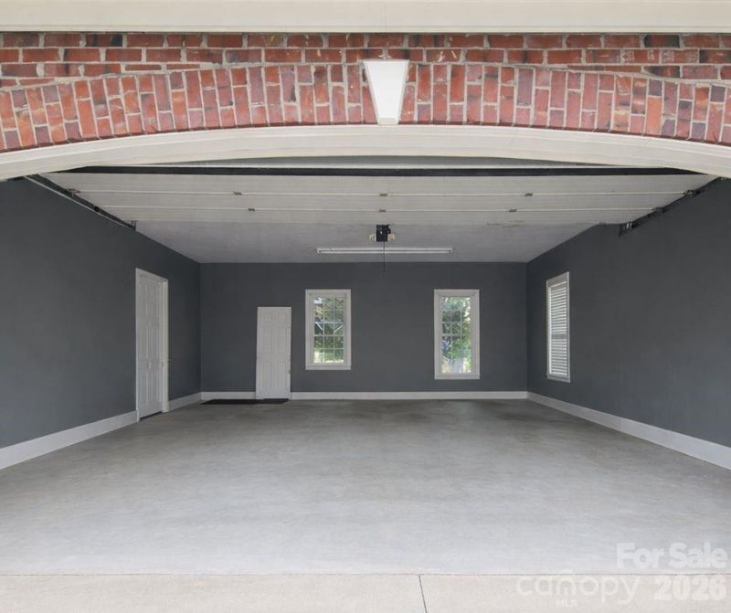1081 Horse Rock Rd, Hickory, NC 28602