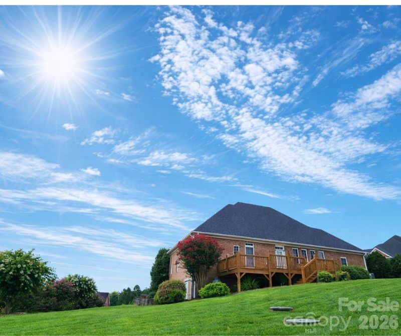 1081 Horse Rock Rd, Hickory, NC 28602