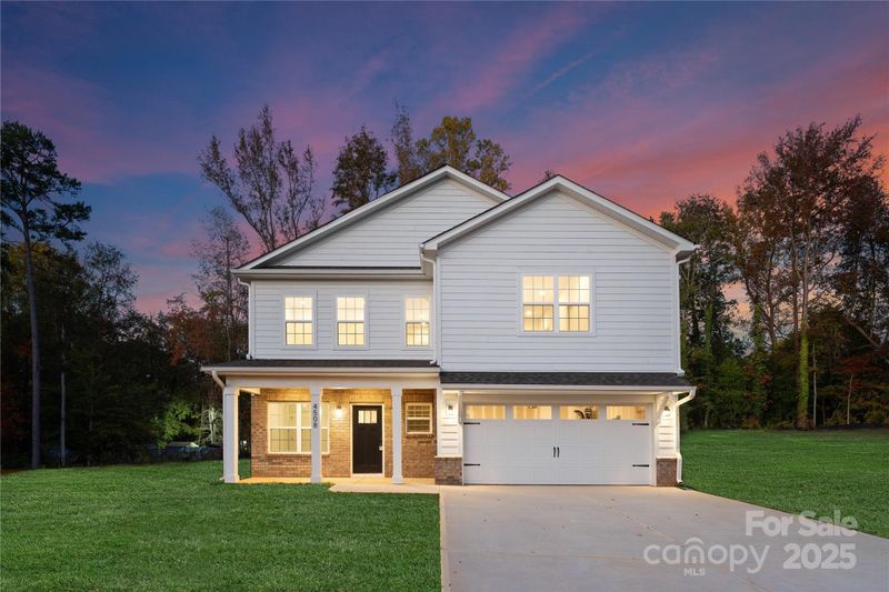 9705 Forest Dr, Charlotte, NC 28216