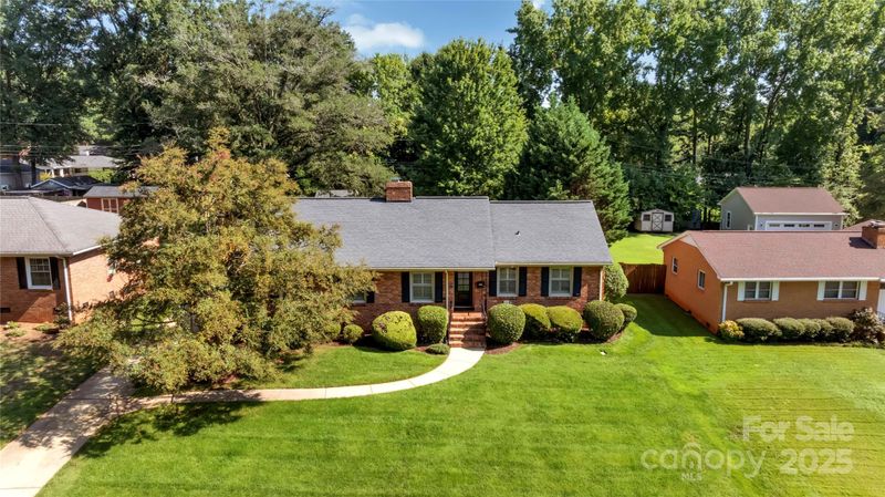 537 Cooper Dr, Charlotte, NC 28210