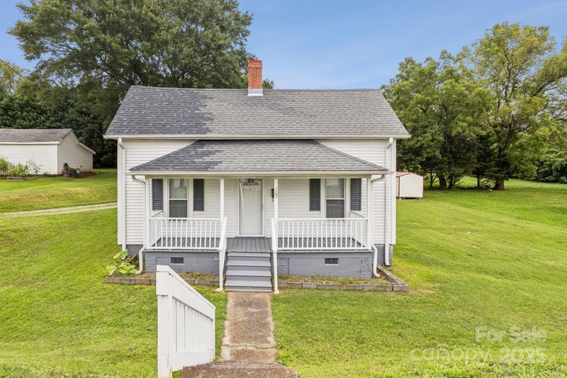 105 E Catawba St E, Belmont, NC 28012