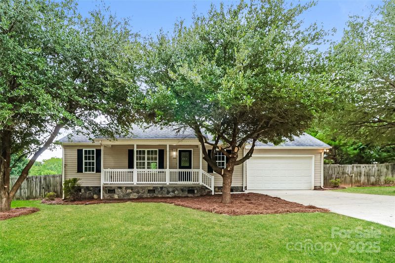 2004 Beau Dr, Stanley, NC 28164