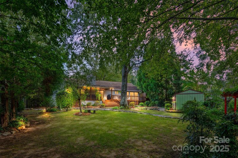 2116 Lynbridge Dr, Charlotte, NC 28270