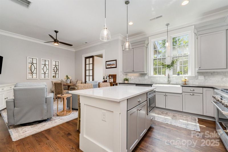 2934 Hillside Springs Dr, Charlotte, NC 28209