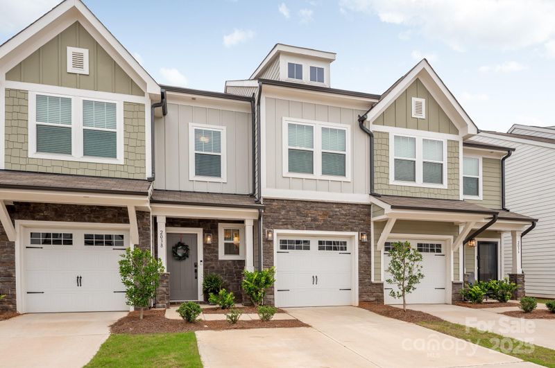 2038 Crooked Oak Ln #16, York, SC 29745