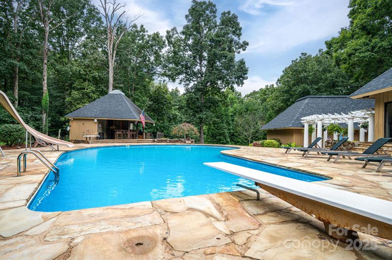 109 Saddletree Rd, Lincolnton, NC 28092