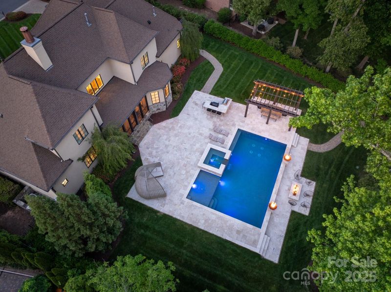 8021 Skye Lochs Dr, Waxhaw, NC 28173