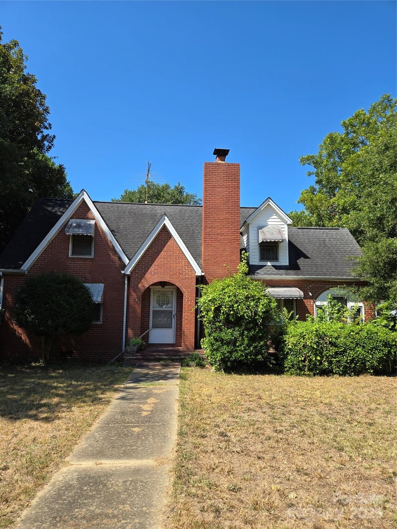 717 Kings Mountain St, Clover, SC 29710