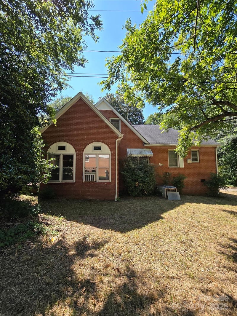 717 Kings Mountain St, Clover, SC 29710