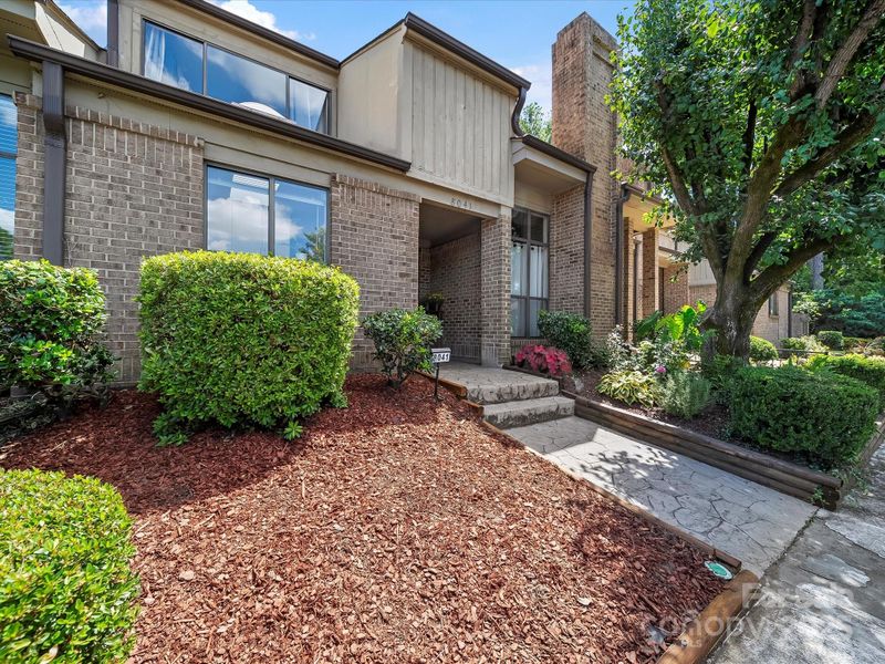 8041 Charter Oak Ln, Charlotte, NC 28226