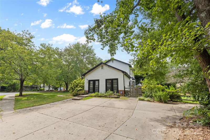 2359 Fernridge Ln, Matthews, NC 28105