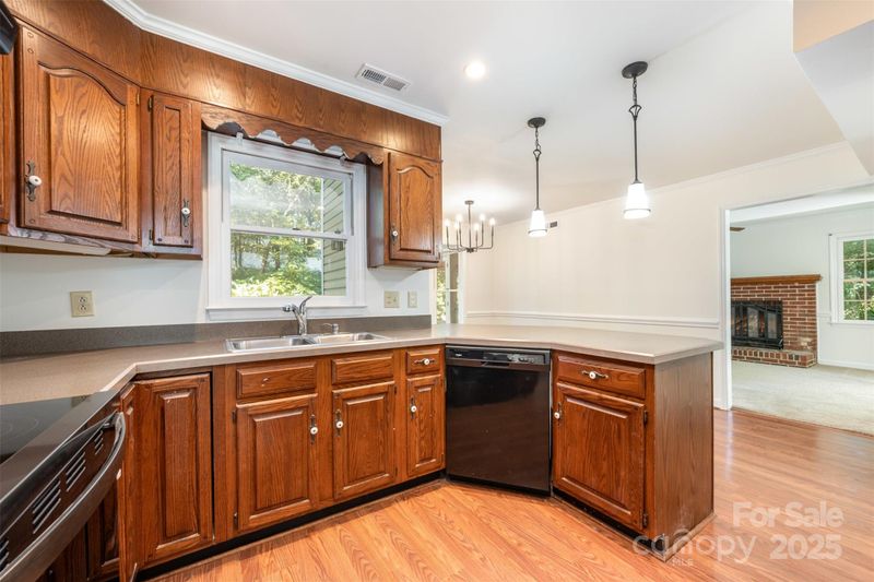 1016 Talbot Ct, Matthews, NC 28105
