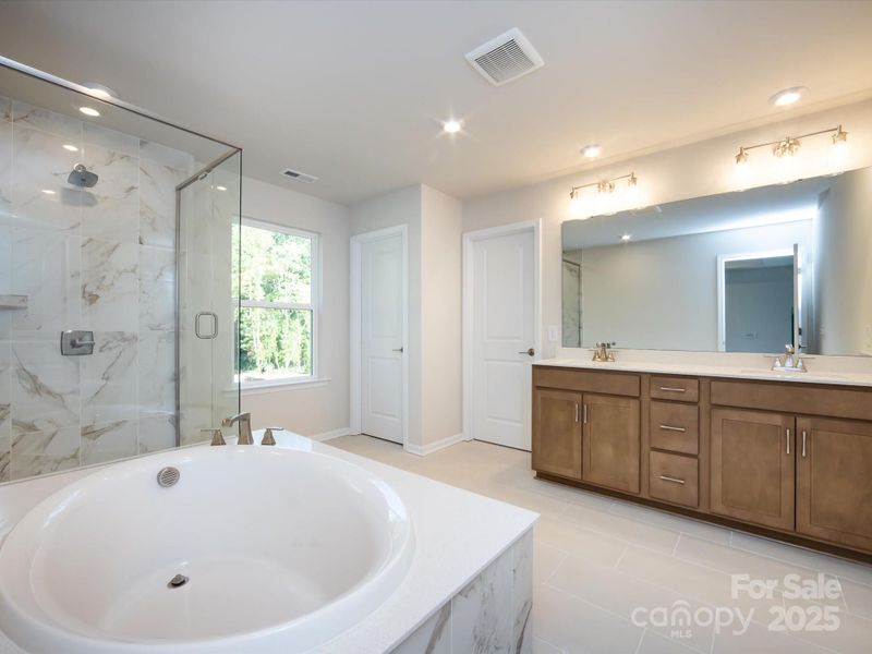 2141 Moss Bluff Dr, Mint Hill, NC 28227