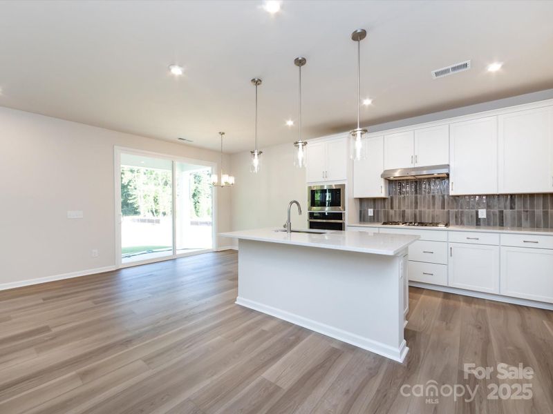 2141 Moss Bluff Dr, Mint Hill, NC 28227