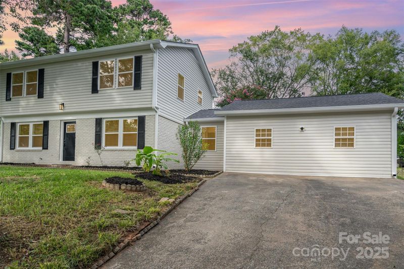 5813 Allenstown Dr, Charlotte, NC 28215