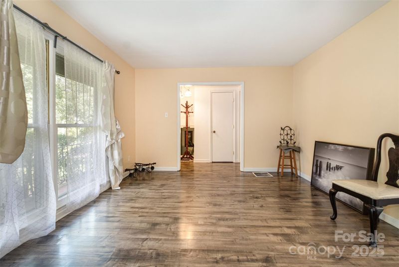 6827 David Ave, Charlotte, NC 28214