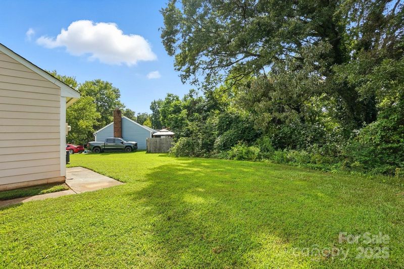 5620 Carved Oak Cir, Charlotte, NC 28227