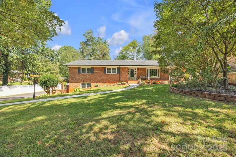 312 2nd Ave NE, Conover, NC 28613