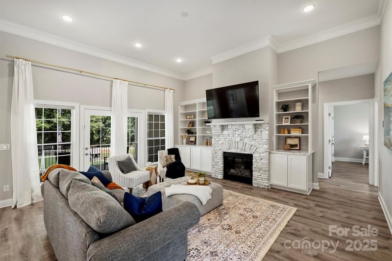 2413 Rocky River Rd, Charlotte, NC 28213