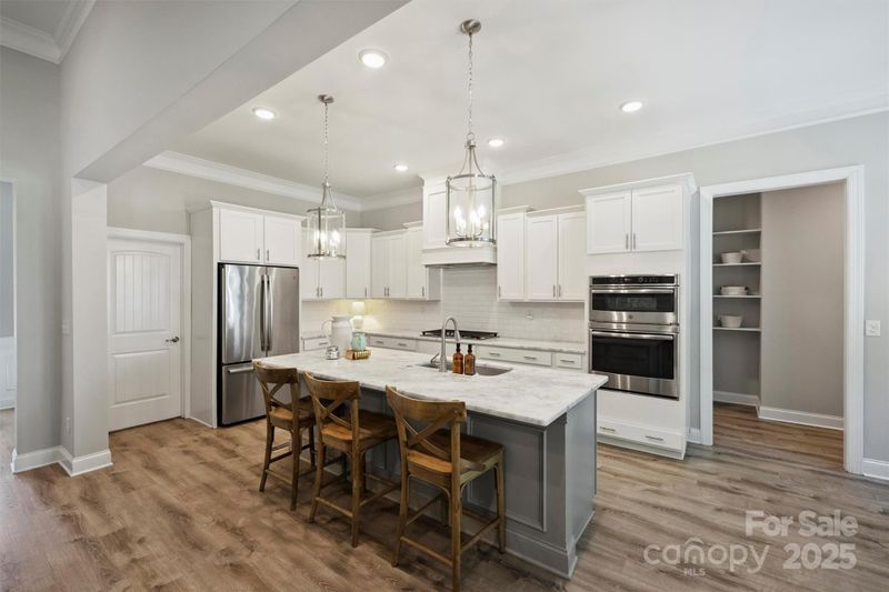 2413 Rocky River Rd, Charlotte, NC 28213
