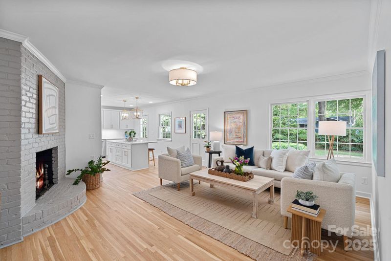 1330 Redcoat Dr, Charlotte, NC 28211