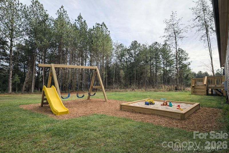 129 Patchwork Dr, Statesville, NC 28677