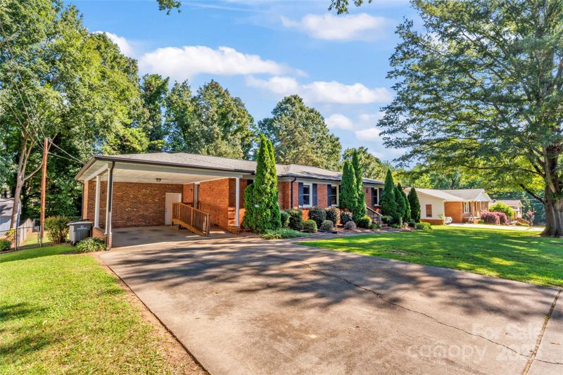331 Windy Rush Rd, Kannapolis, NC 28081