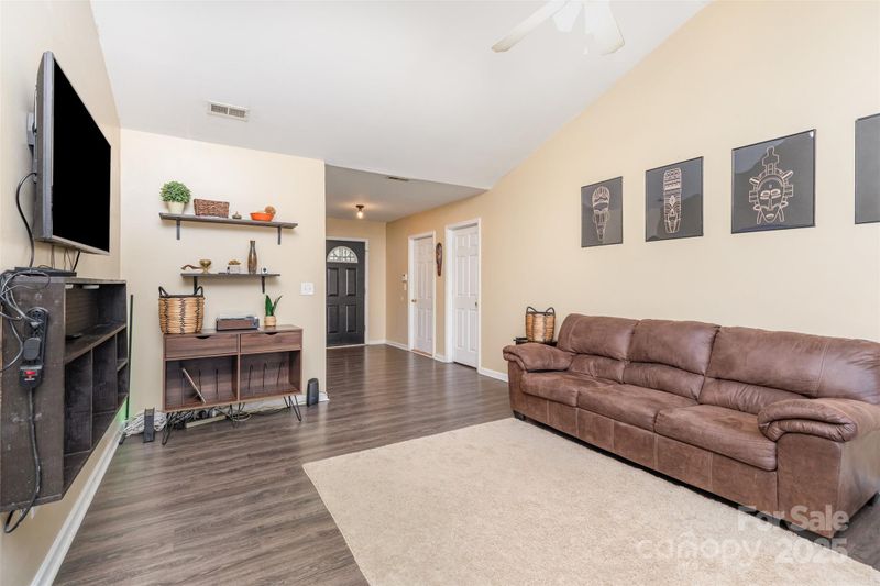 8045 Mcgarry Trl, Charlotte, NC 28214