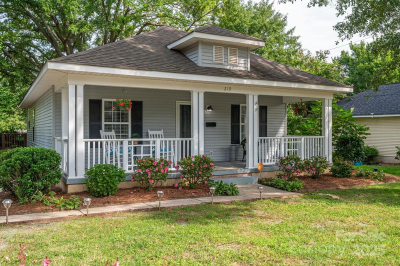 219 6th St, Belmont, NC 28012