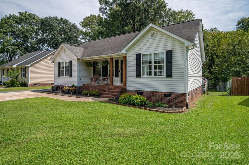 305 Hill St, Mount Holly, NC 28120