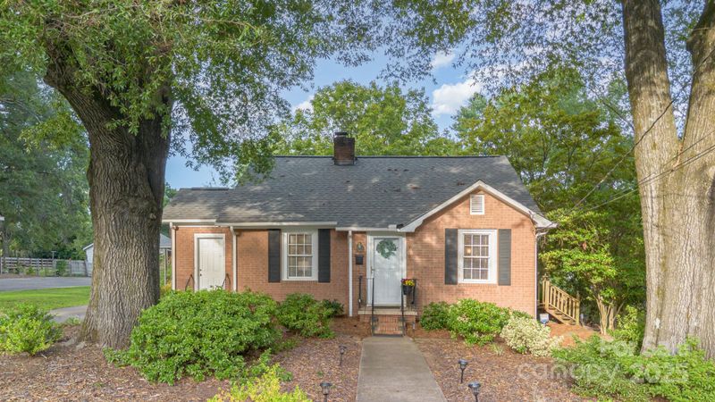 206 E Stewart Ave, Mooresville, NC 28115