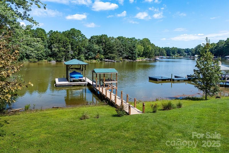 6778 Emerald Isle Dr, Sherrills Ford, NC 28673