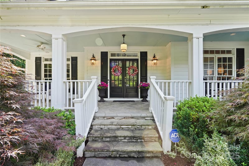 19946 River Falls Dr, Davidson, NC 28036