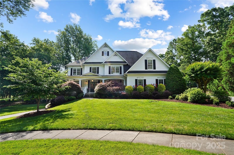 19946 River Falls Dr, Davidson, NC 28036