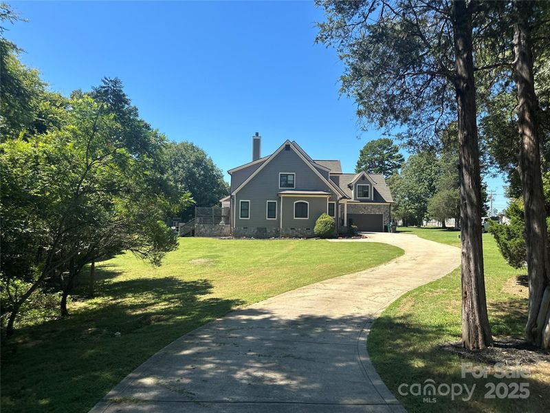 1132 Mt Holly Huntersville Rd, Charlotte, NC 28214