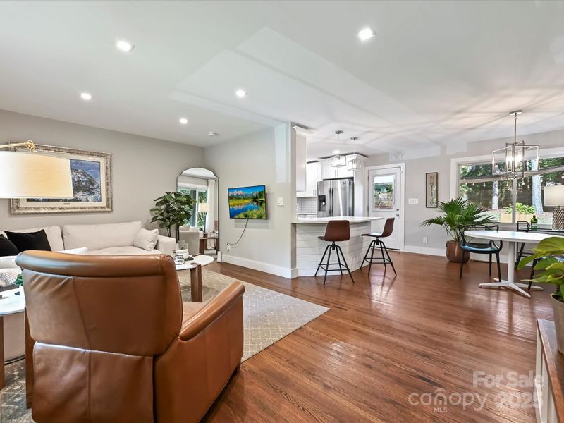 1021 Nancy Dr, Charlotte, NC 28211